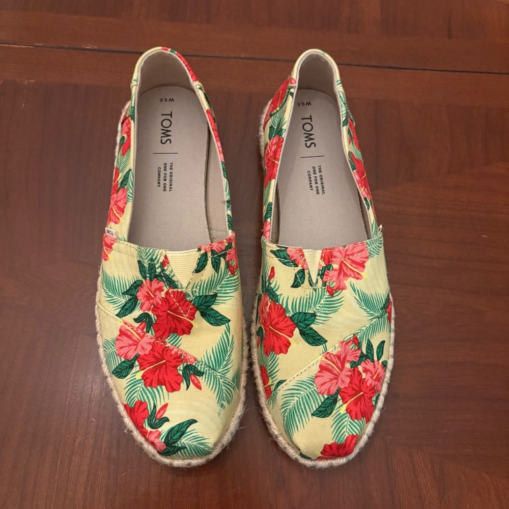 TOMS New Alpargata Rope Yellow Hibiscus Shoes, Sz 9.5